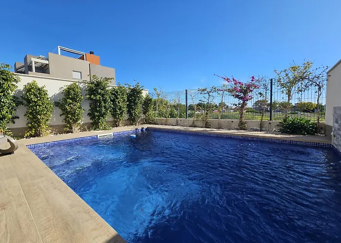 Piscina Privada Aguas Nuevas Nyaraló Torrevieja
